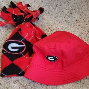 Nike Georgia Bulldogs University Team Red Bucket Hat and Fleece Hat Set